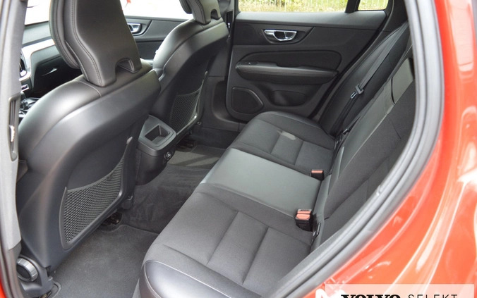 Volvo V60 cena 109900 przebieg: 129400, rok produkcji 2019 z Poznań małe 326